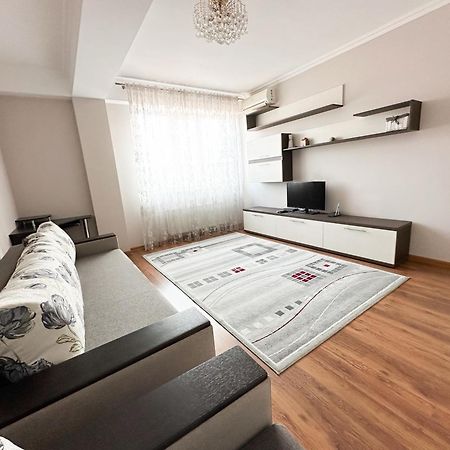 Bright & Quiet 2Room Apartment In City Center Chisinau Bagian luar foto